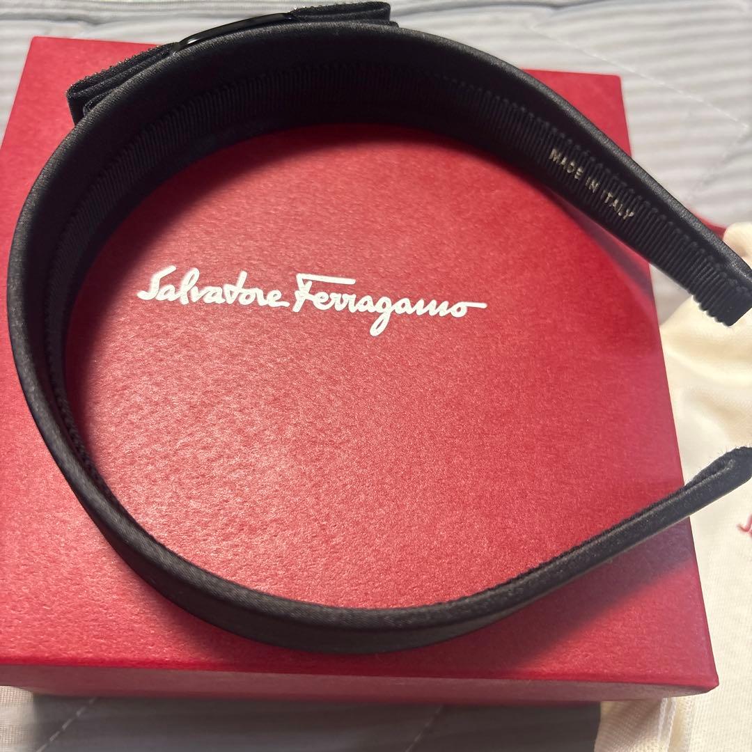 【新品未使用】salvatore ferragamo カチューシャ　フェラガモ