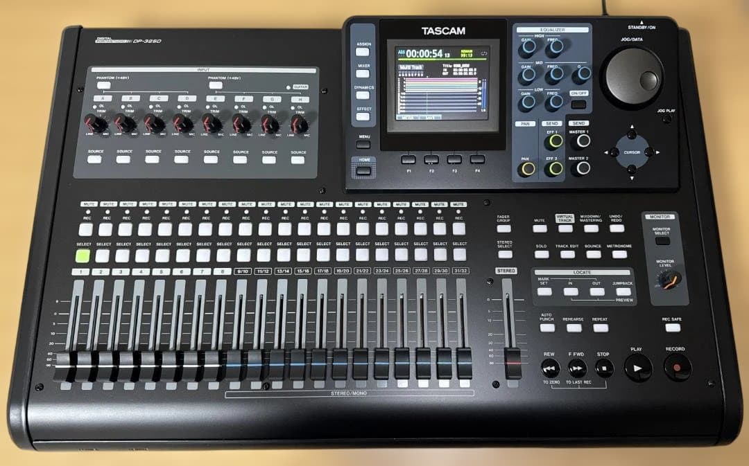 TASCAM　タスカム 32トラック マルチトラックレコーダー DP-32SD