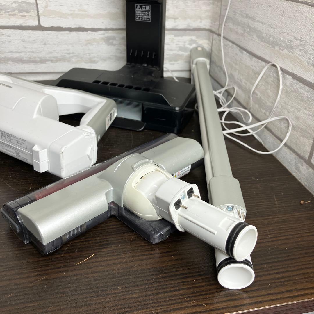 アイリスオーヤマ サイクロンクリーナー 掃除機　SCD-120P-W 21年製