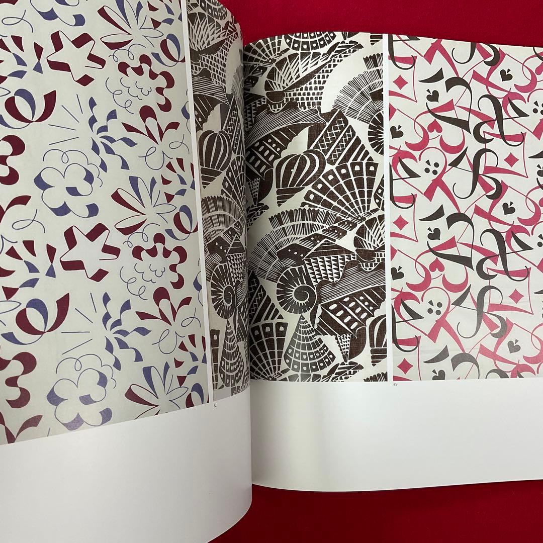洋書 TEXTILES 20世紀のテキスタイルのデザイン変遷 新品