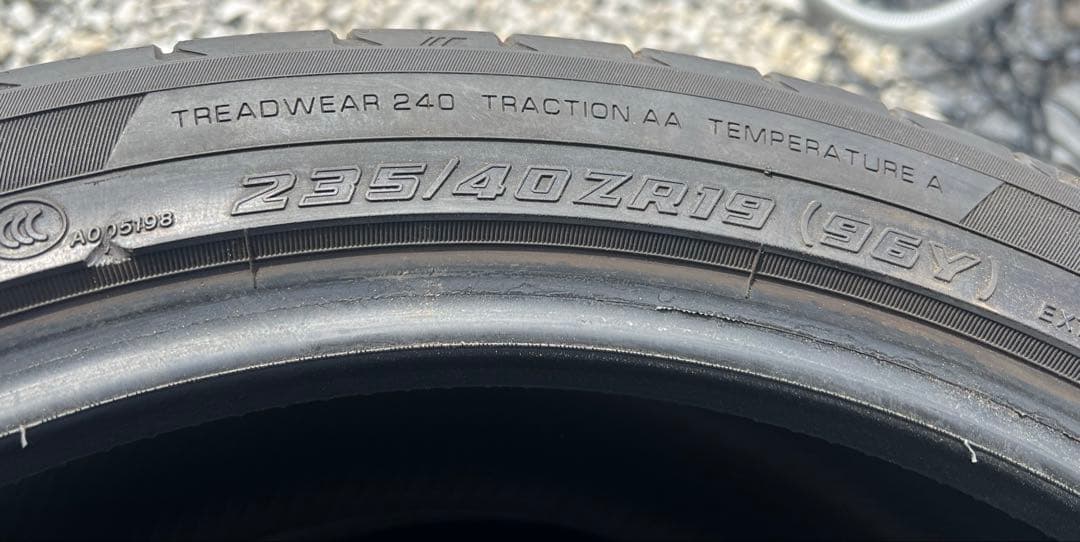 ヨコハマ　アドバン　スポーツ　v107 235/40r19 25年製　1本のみ