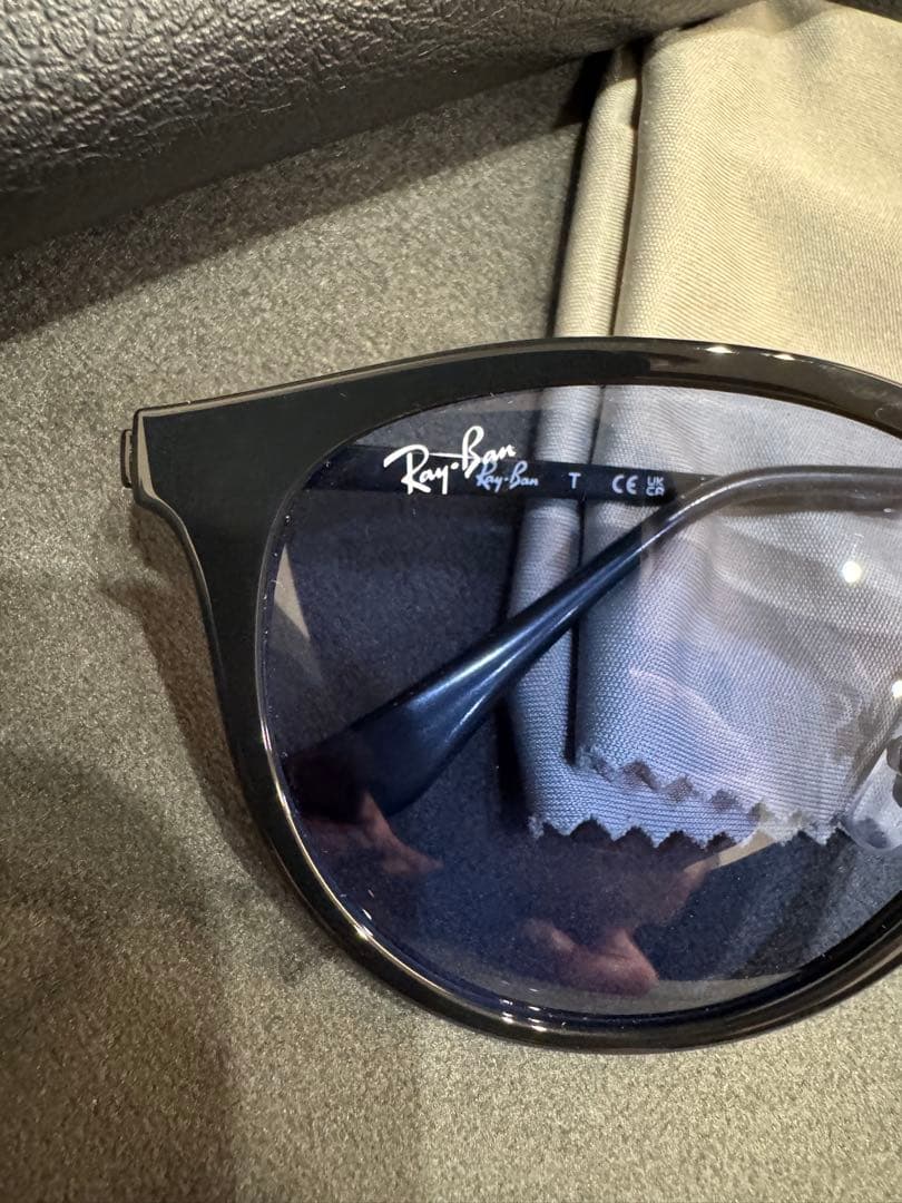 Ray-Ban サングラス RB4334D ブラック ブルーレンズ　ケース付き