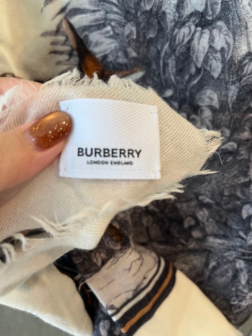 BURBERRY 子鹿デザイン ストール