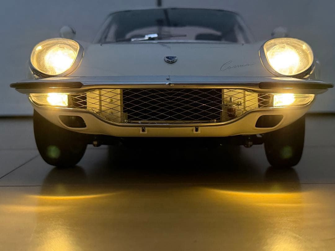 【完成品】1/8スケール 週刊 マツダ・コスモスポーツ ディアゴスティーニ