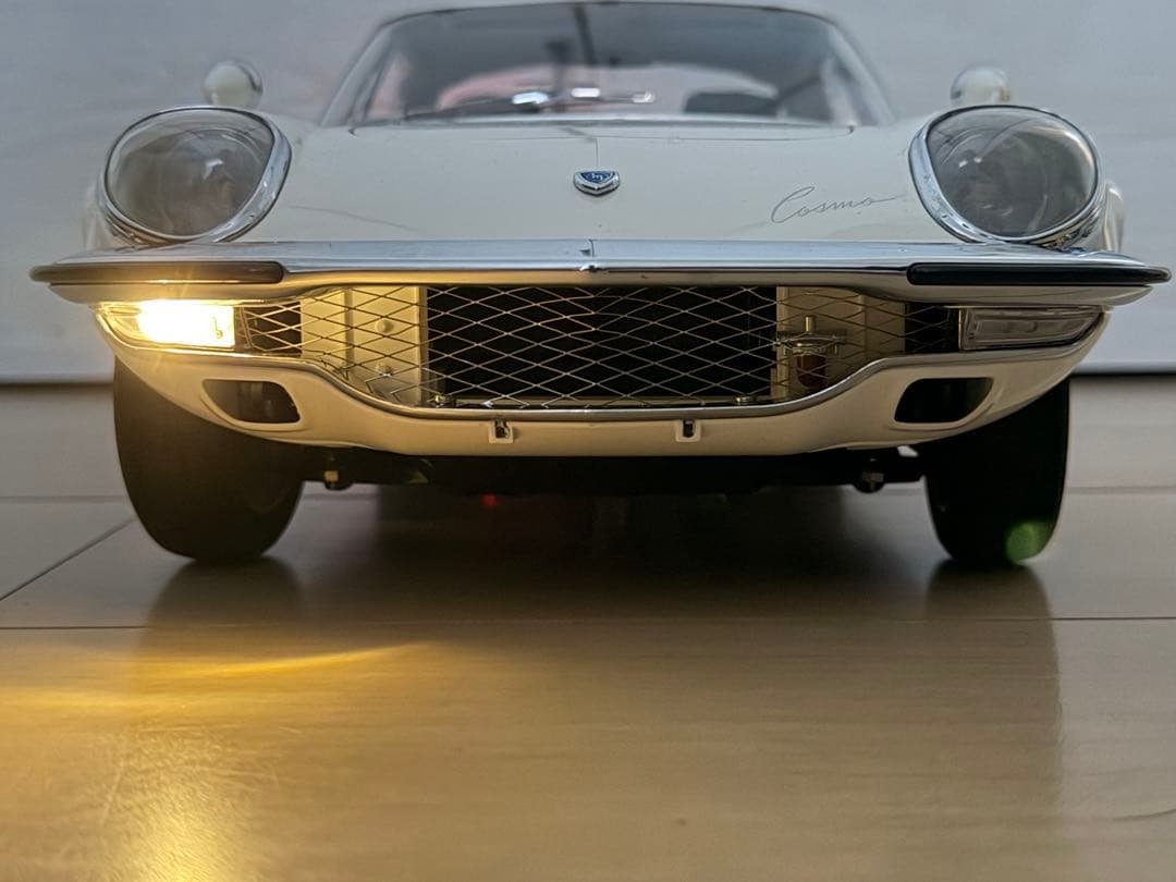 【完成品】1/8スケール 週刊 マツダ・コスモスポーツ ディアゴスティーニ