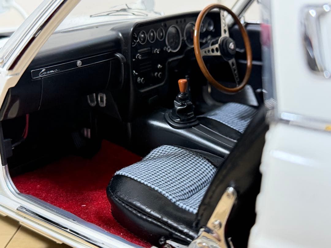 【完成品】1/8スケール 週刊 マツダ・コスモスポーツ ディアゴスティーニ