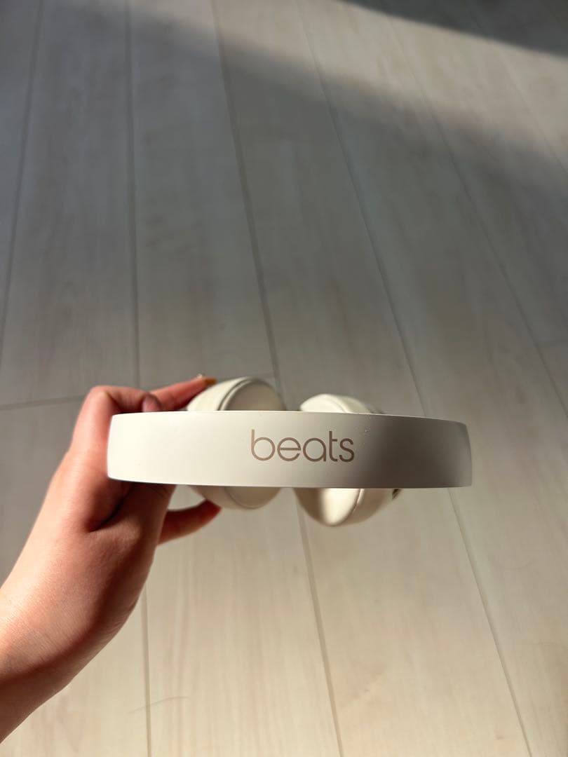 Beats Solo Pro（アイボリー）