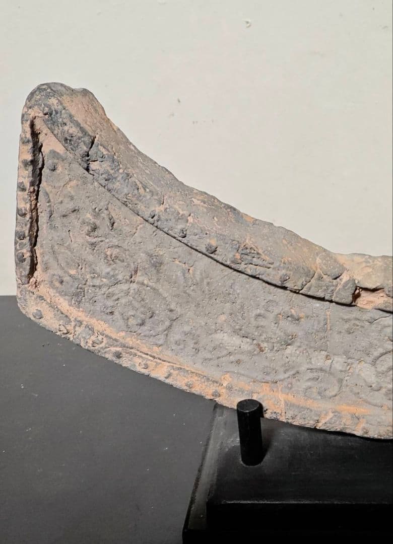唐草文軒平瓦　古代瓦　新羅　高麗　考古発掘品　古美術　花呼ぶ器　仏教美術