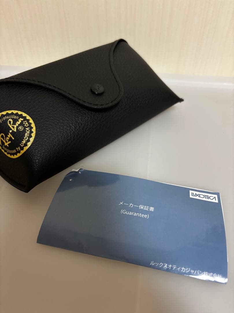 極美品、保証書付き Ray-Ban RB4392D サングラス