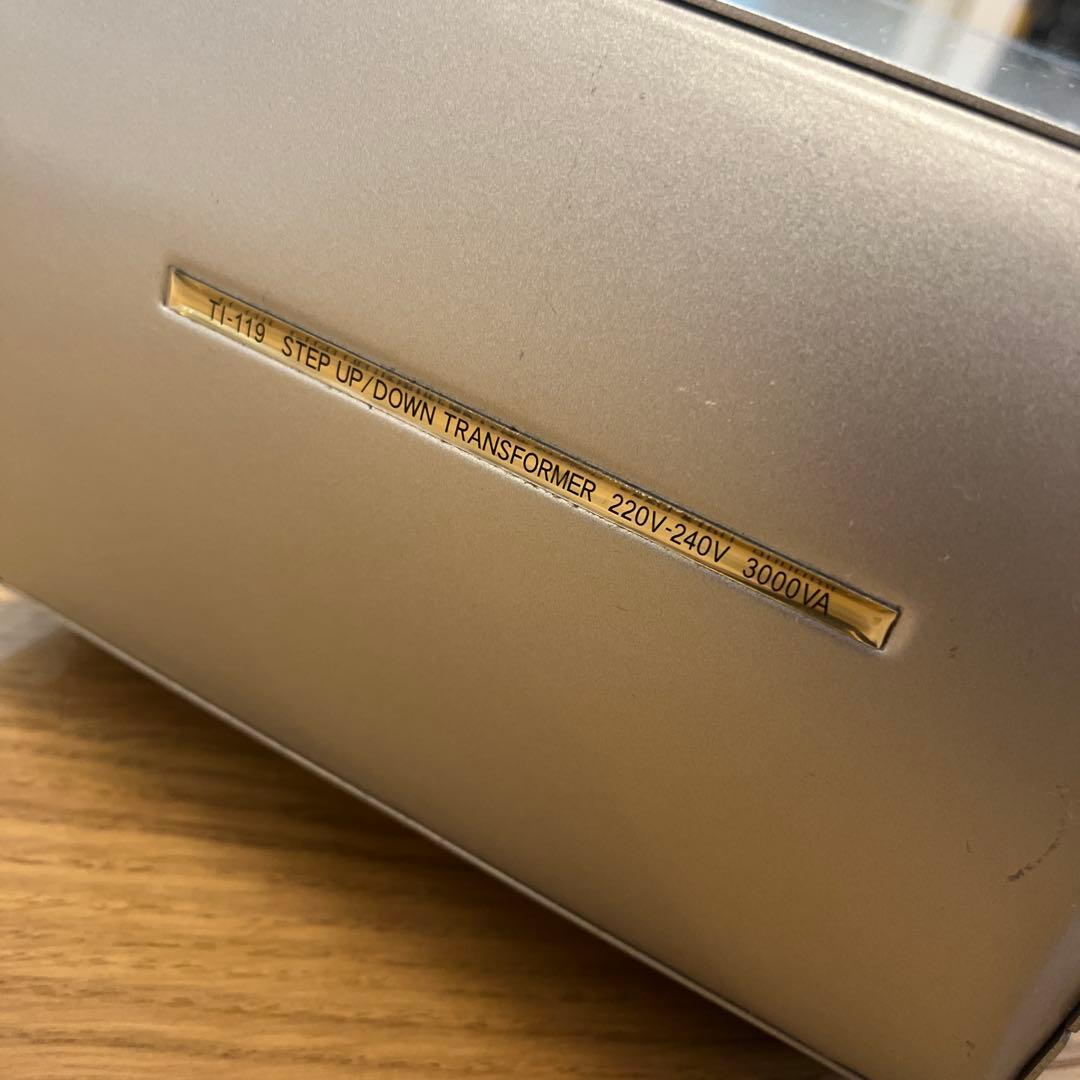 変圧器 カシムラ 3000VA 230V-100V 50/60Hz TI-119