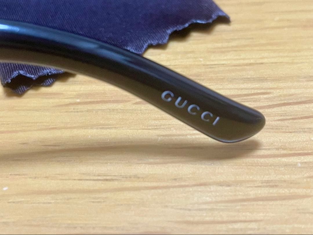 GUCCI ブラック サングラス ケース・クロス付き