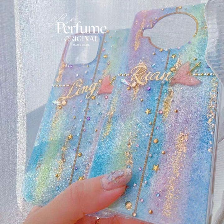 イニシャル♡マーメイド✨キラキラ カラフル 人魚 名入れ iPhoneケース