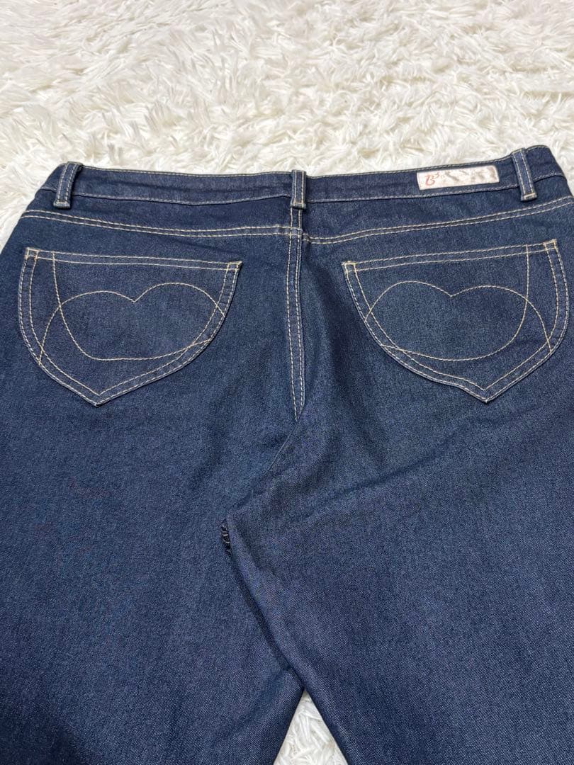 美品　B3 B-Three ビースリー　ストレッチデニムパンツ　美脚パンツ　40