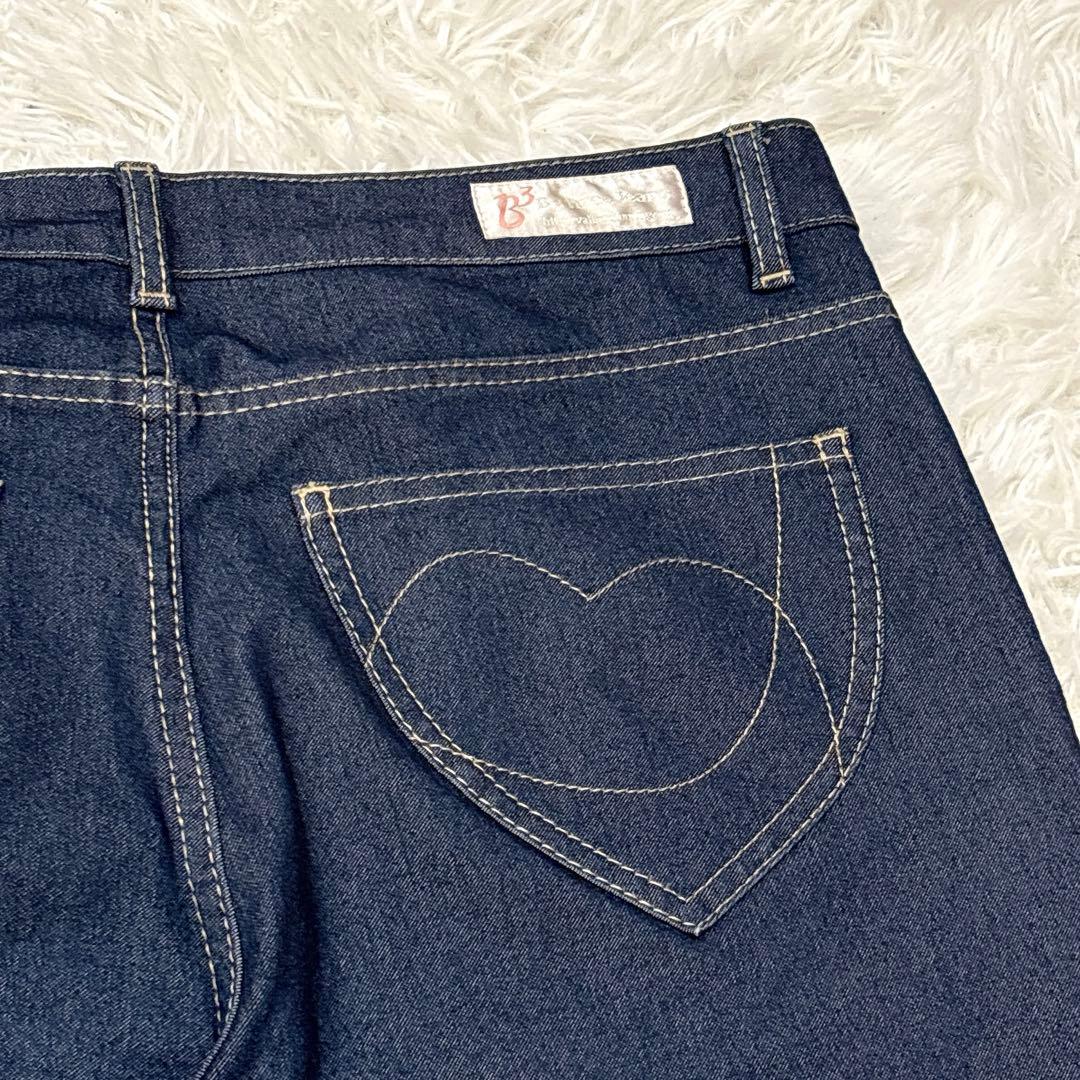 美品　B3 B-Three ビースリー　ストレッチデニムパンツ　美脚パンツ　40