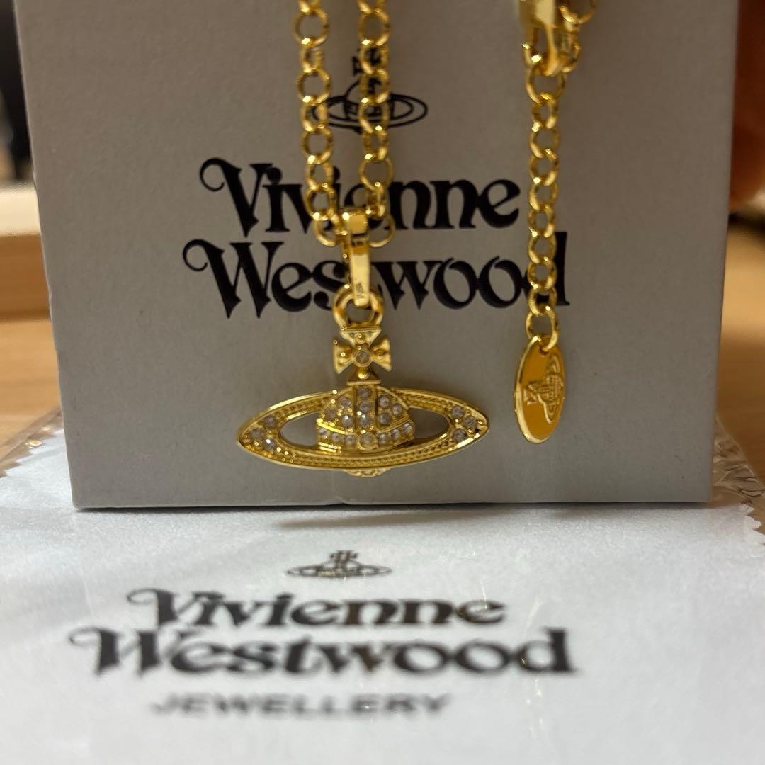 Vivienne Westwood ミニバスレリーフネックレス