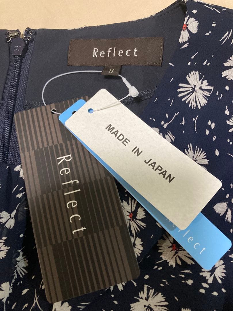 新品タグ付✿Reflect【マシンウォッシュ可】フラワープリントワンピース