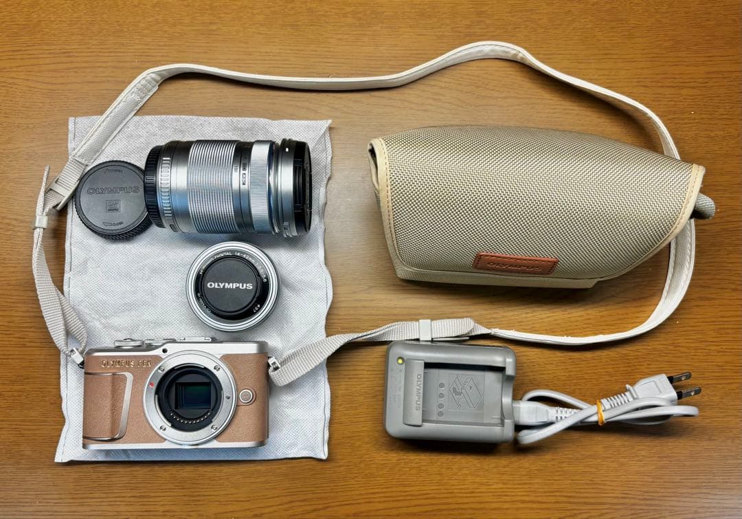 「OLYMPUS PEN E-PL9 EZ ダブルズームキット」