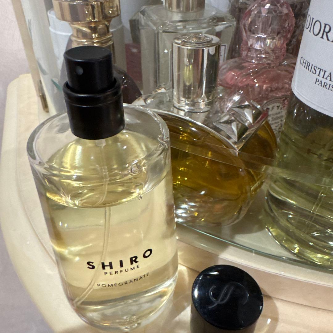 shiro シロ　ポメグラネイト　オードパルファン　香水