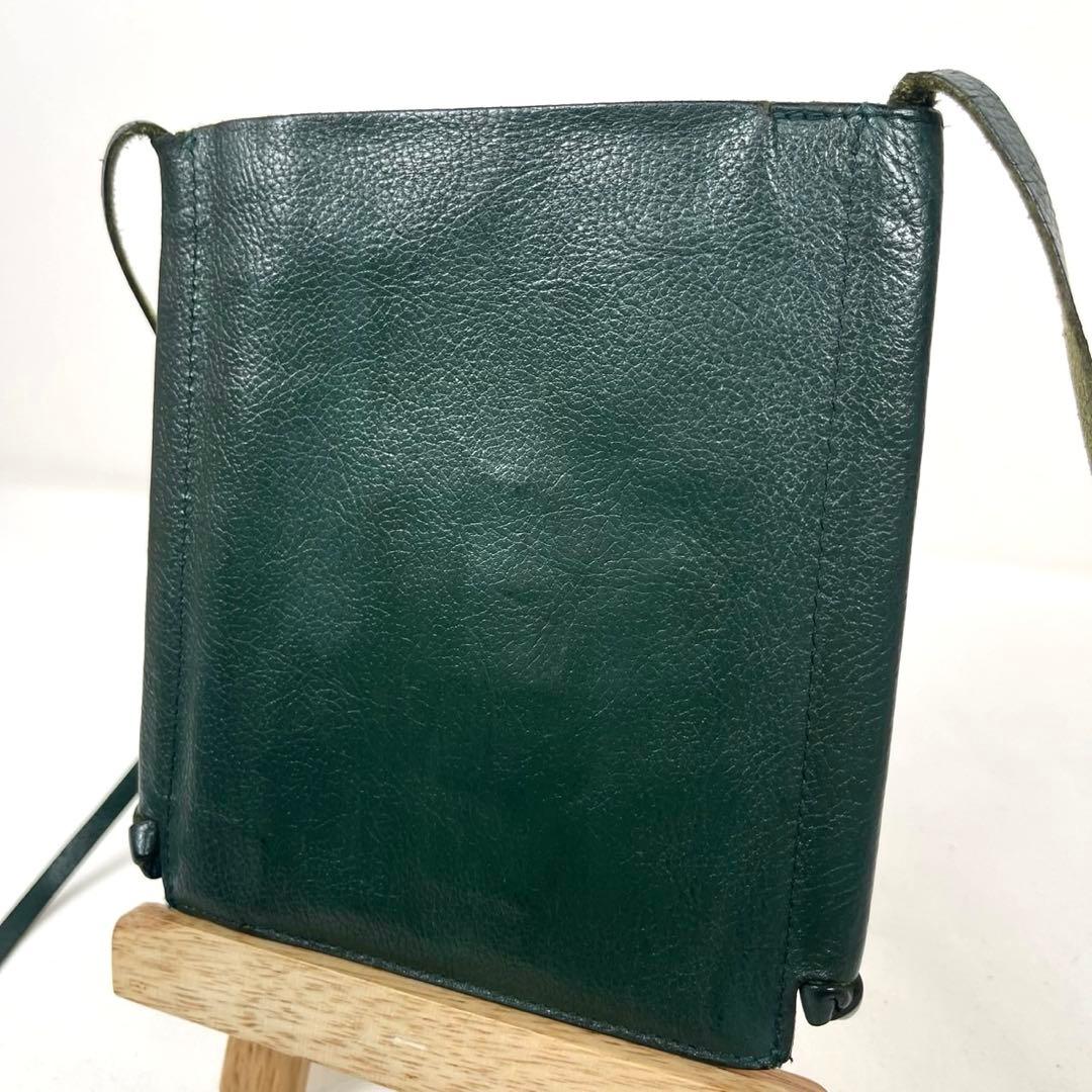 イルビゾンテ　ウォレットショルダー　折り財布　オールレザー　ロゴ型押し　グリーン