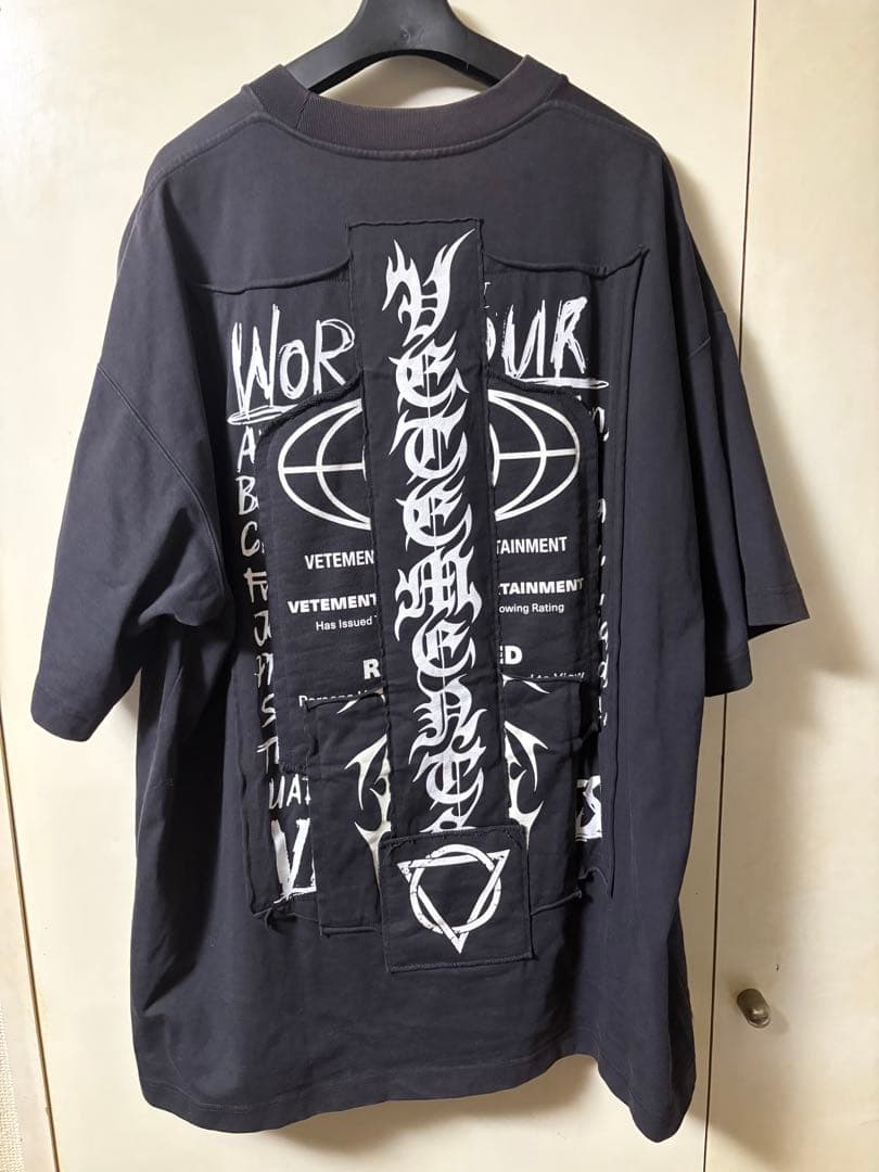 VETEMENTS パッチ　Tシャツ　l Patch Tee カットソー