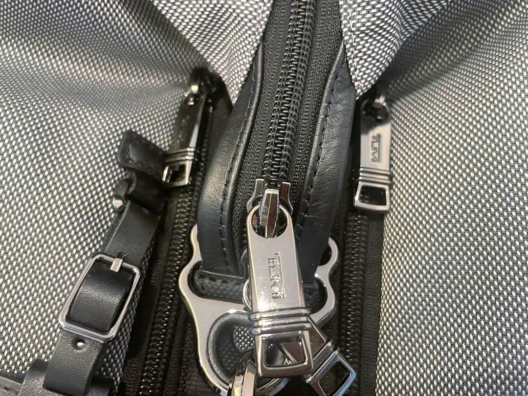 【交渉可】TUMI サチェル　ボストンバッグ　グレー　(状態非常に良好)