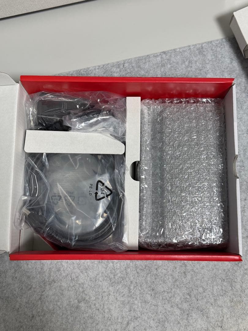 Nintendo Switch 本体 + ハードケース
