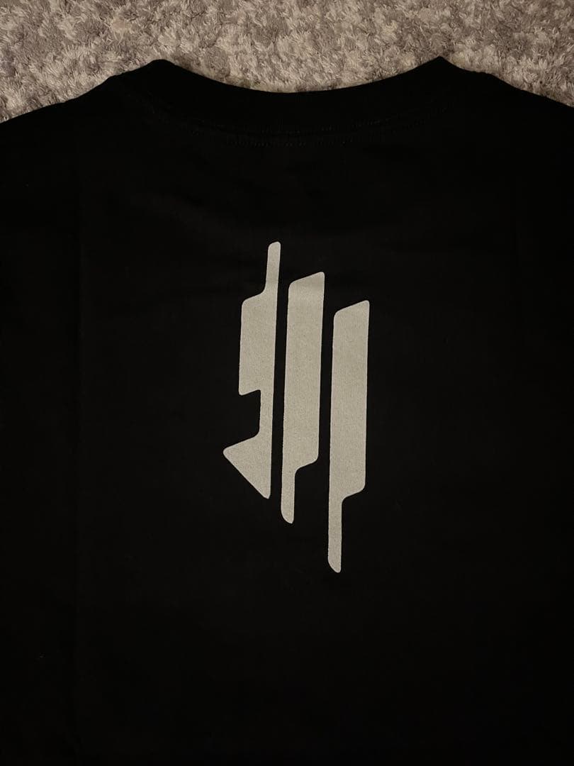 skrillex クラシック T マーチ ブラック スクリレックス ロゴ