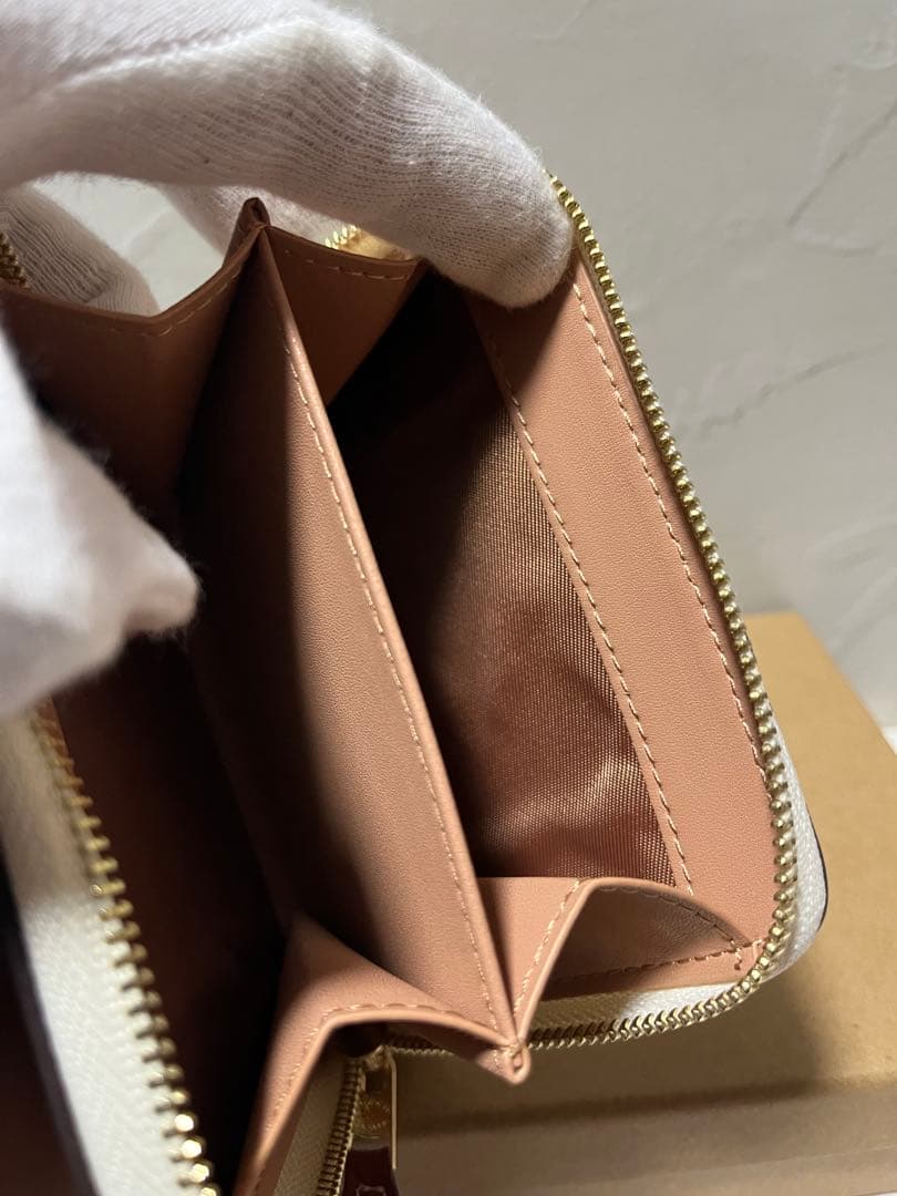 ✨️新品未使用✨️COACH 二つ折り財布 ホワイト/ブラウン