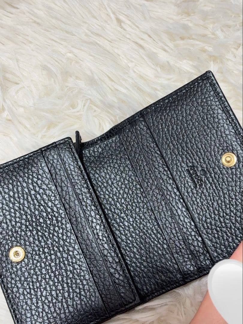 GUCCI グッチ マーモント二つ折り財布 ブラック