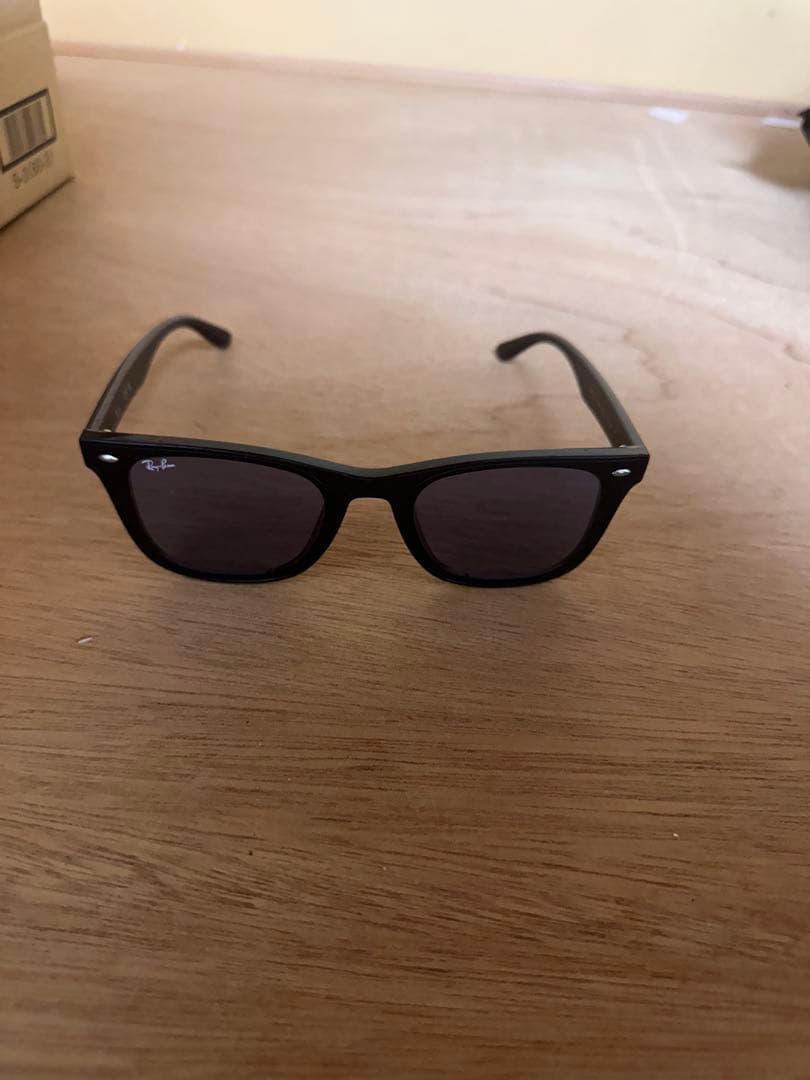 Ray-Ban ブラック サングラス ケース付き