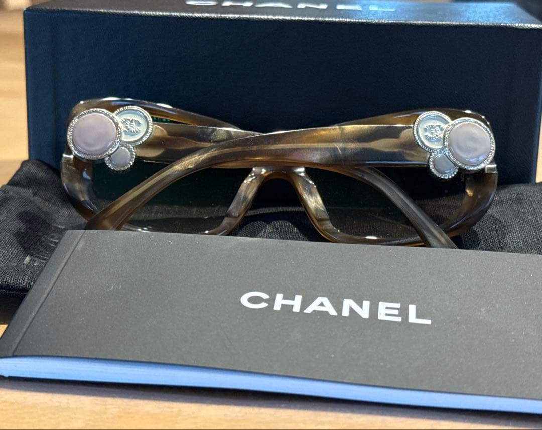 【CHANEL】サングラス ココマーク ブラウン系 箱有