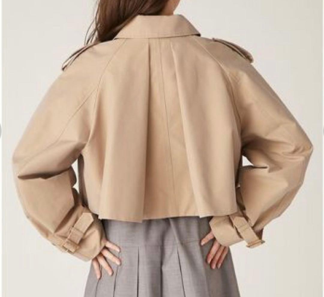Lily Brown シャンブレーフレアショートトレンチ　ベージュ