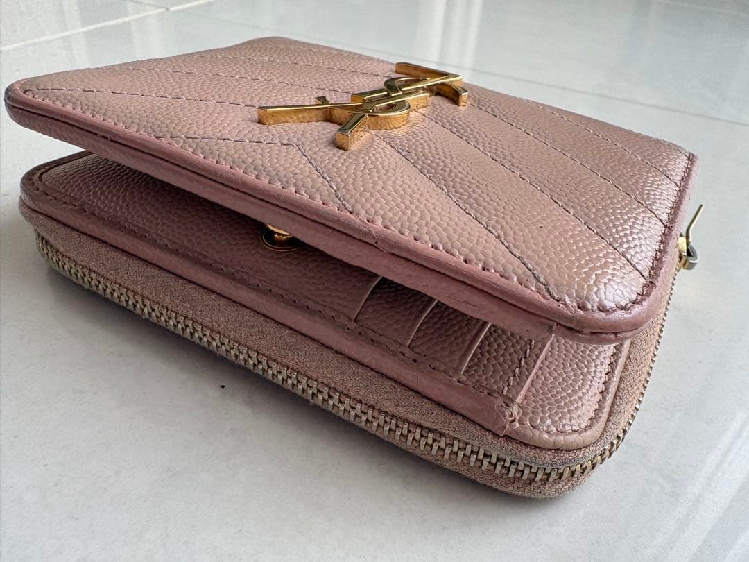 YSL ゴールド金具 ロゴ ピンクベージュ 二つ折り財布 カサンドラ