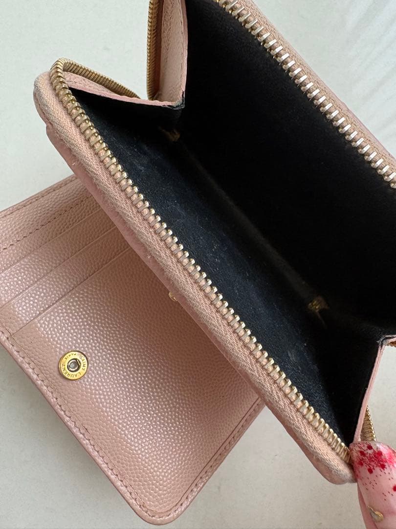 YSL ゴールド金具 ロゴ ピンクベージュ 二つ折り財布 カサンドラ