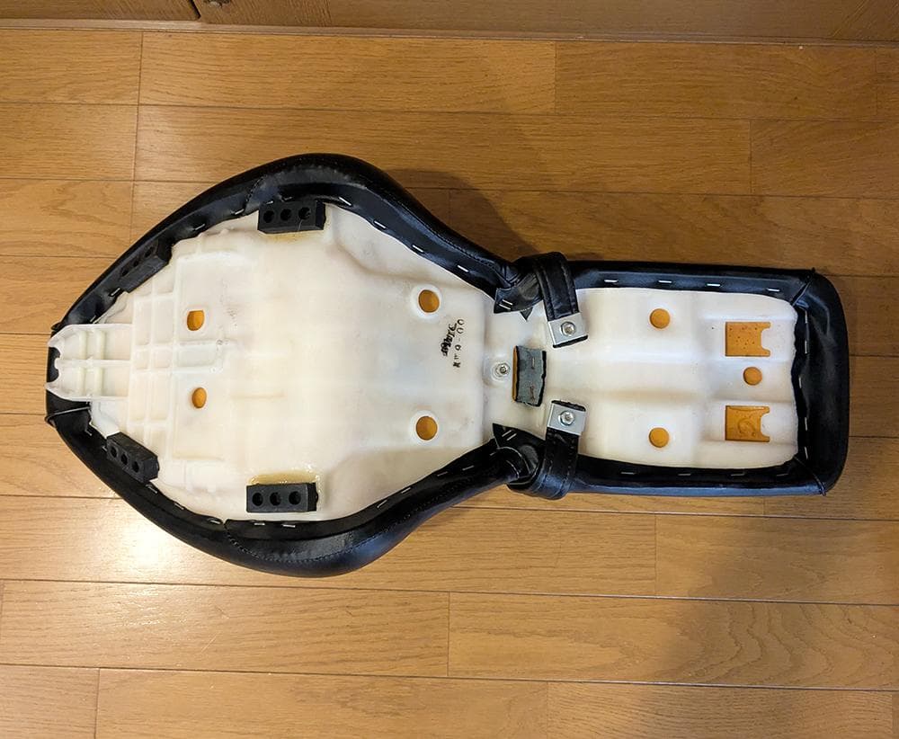 HONDA スティード 400 純正 シート バイク 座面 部品 ホンダ