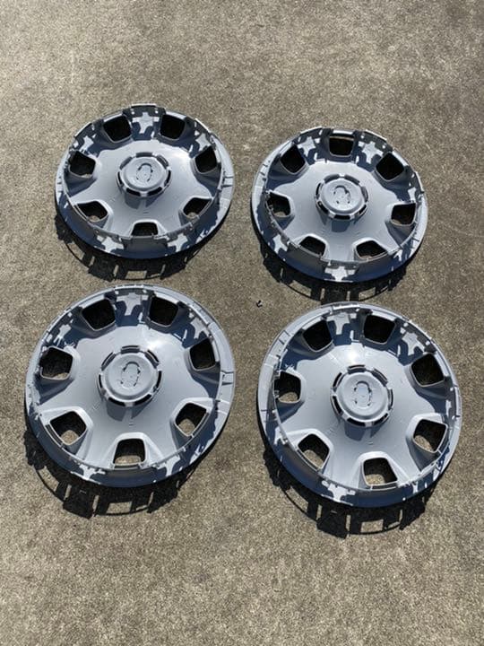 トヨタ　ハイエース　純正 ホイールキャップ