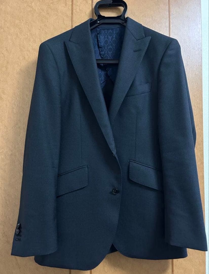 【高級GUABELLO生地　極美品】 スーツ価格15万円　3PオーダースーツA5