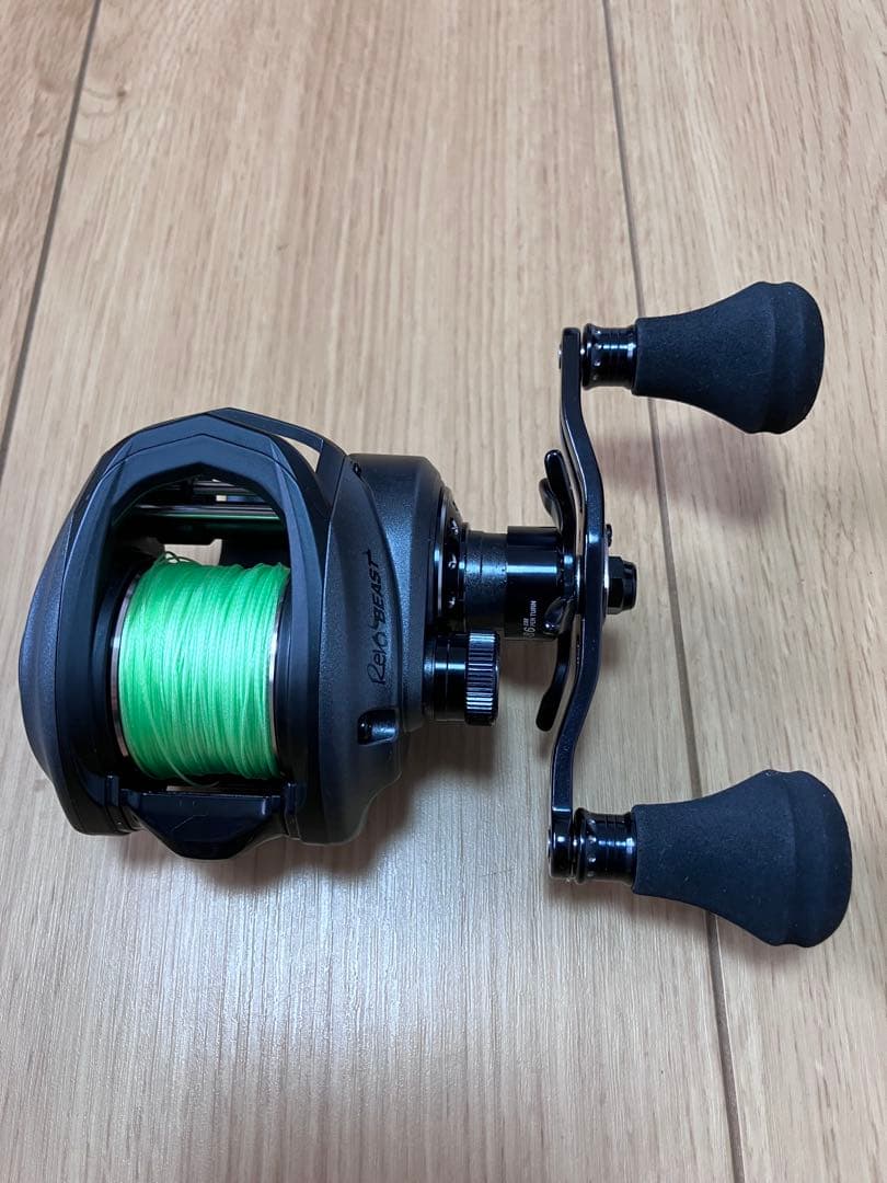 アブガルシア レボビースト 40-HS（右ハンドル）