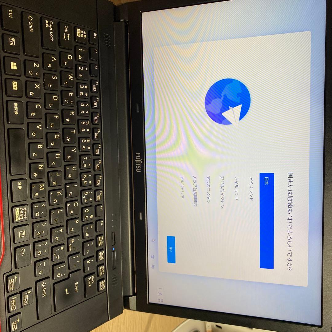 Fujitsu 13.3インチ ノートPC ブラック/レッド