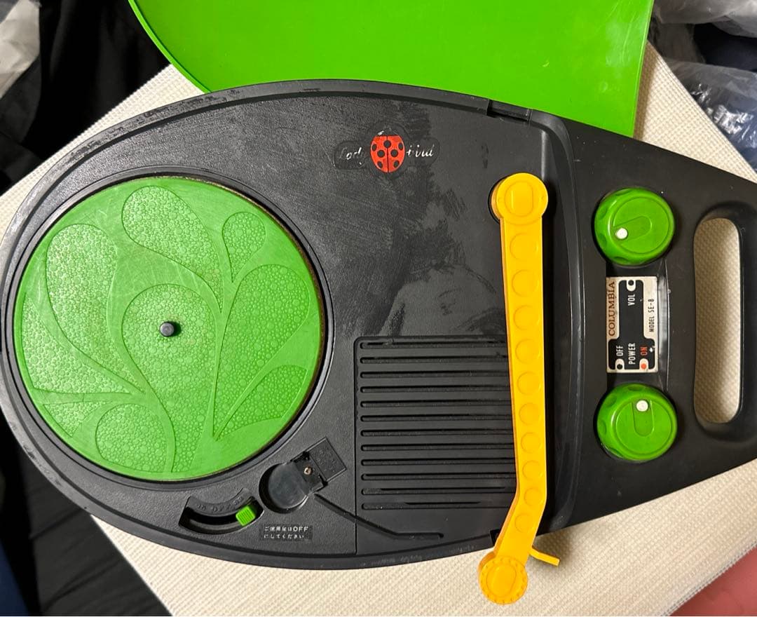 希少　懐かしいレコードプレーヤー（てんとう虫）　レトロ