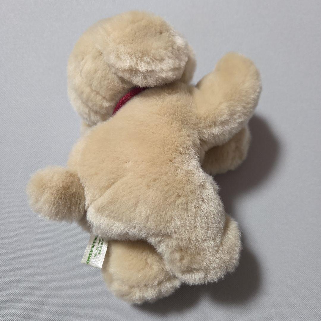 毛並の良いベージュの犬のぬいぐるみ 約18cm
