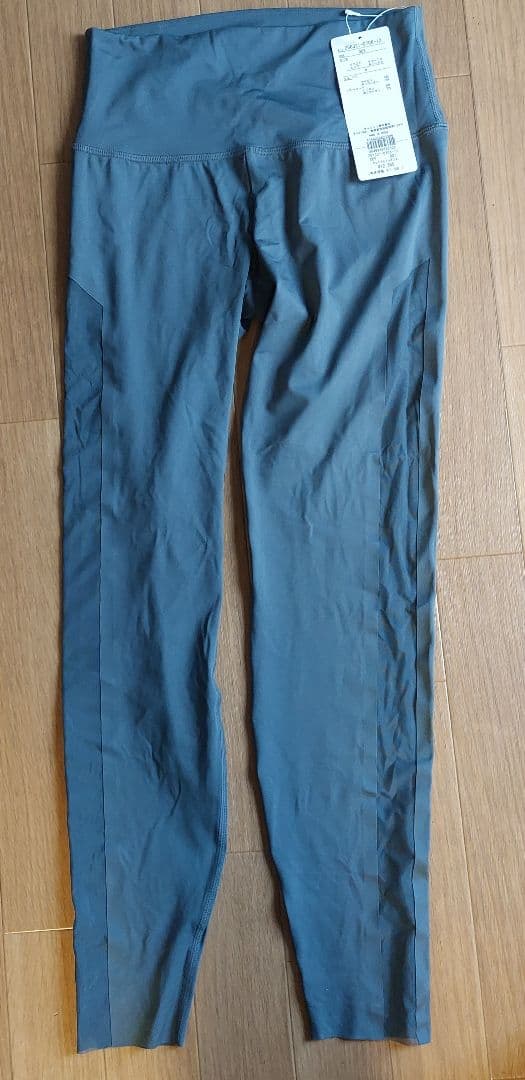 新品未使用Chacott レギンス グレー Mサイズ 税込み価格￥12.650