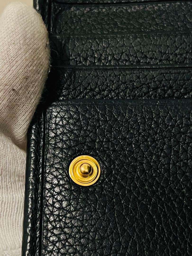 PRADA ブラック 三つ折り財布　　　ICチップ(RFID)搭載