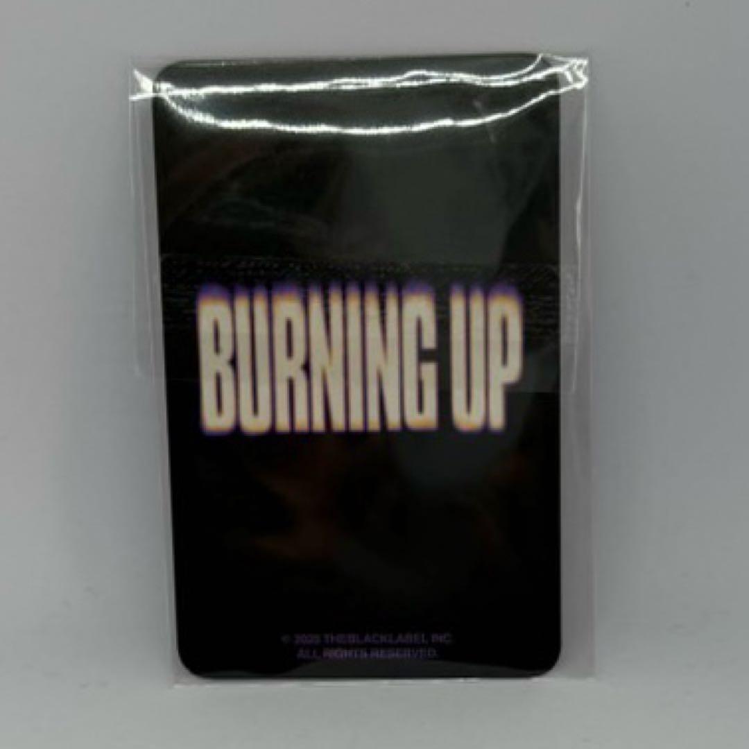 meovv ミャオ アンナ burning up パーカー 封入 トレカ 特典