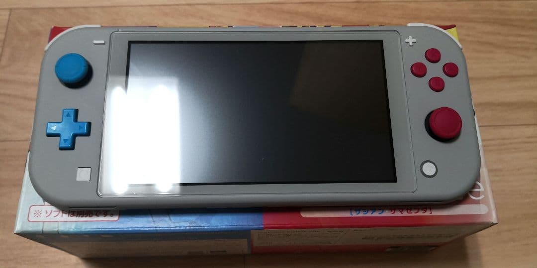 Nintendo Switch Lite ポケモンデザイン