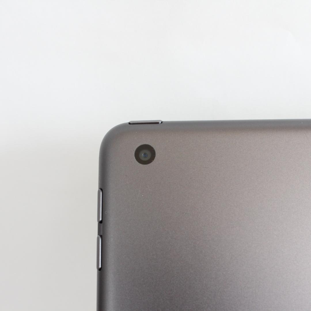 Apple iPad 第8世代 128GB Wi-Fiモデル 10.2インチ