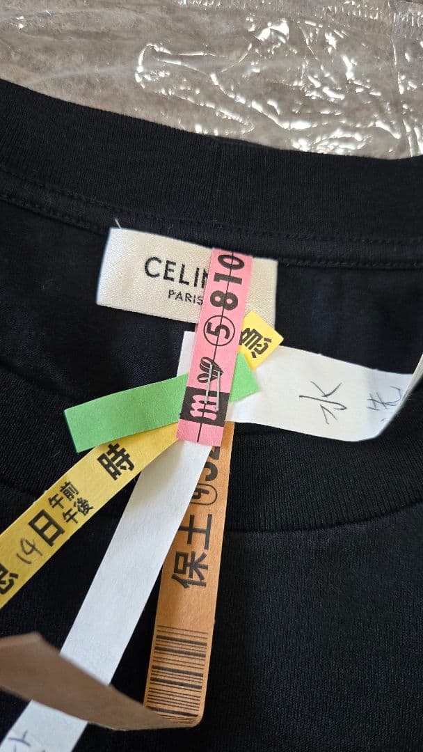 CELINE ブラック ロゴ Tシャツ