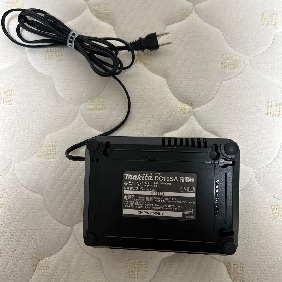 makita マキタ　掃除機　充電式クリーナ　CL108FD コードレス