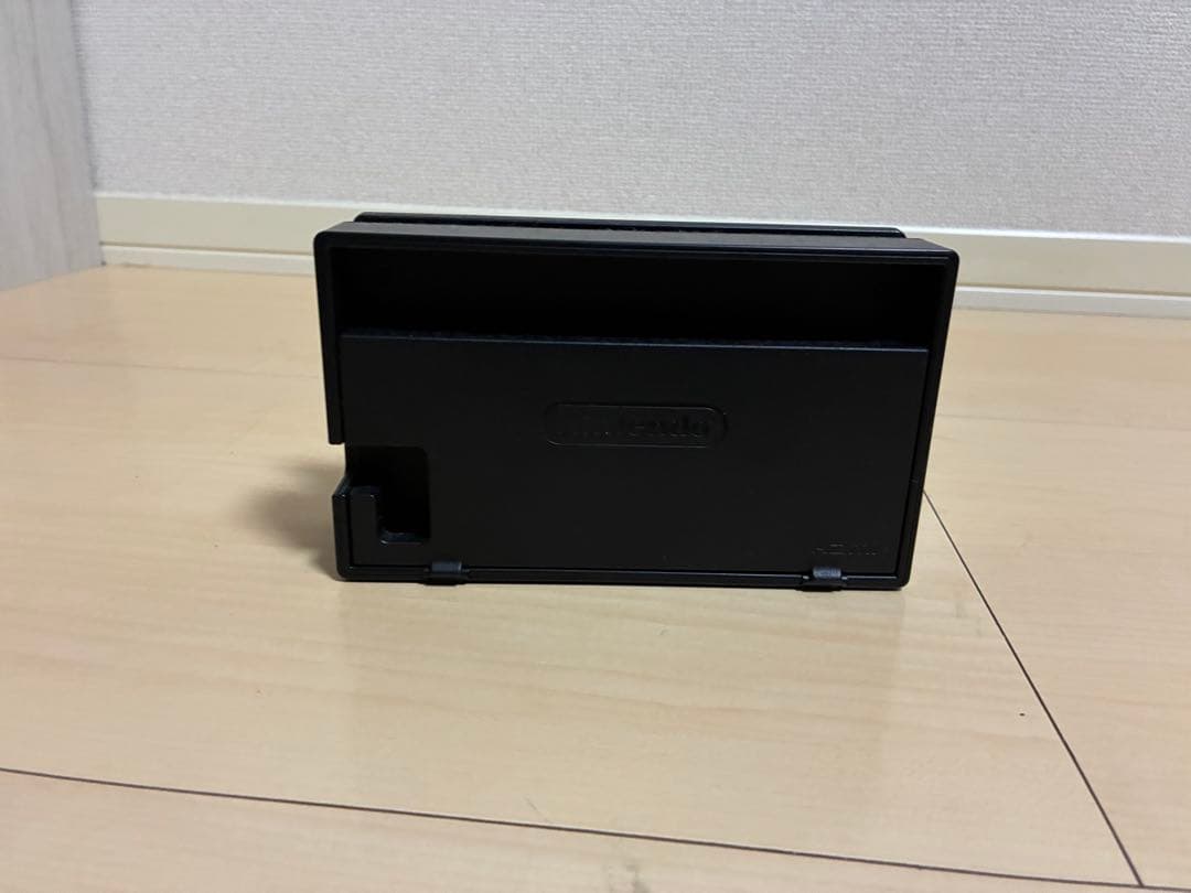 t*k様 Nintendo Switch 本体 赤色 ドック付き