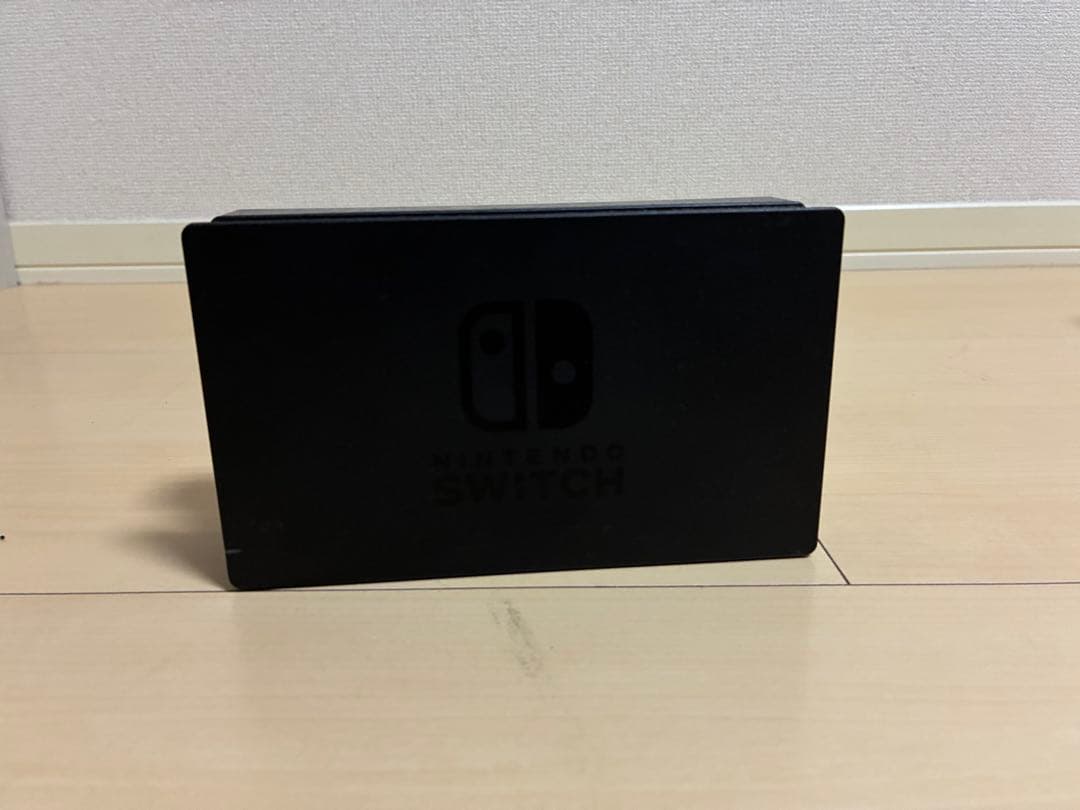 t*k様 Nintendo Switch 本体 赤色 ドック付き